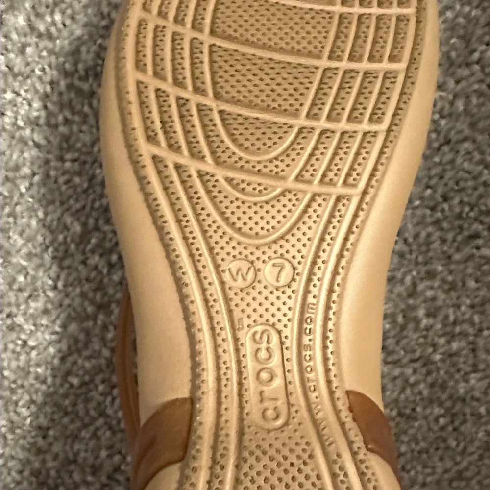 CROCS Brown Sandal Flats - Picture 10 of 10